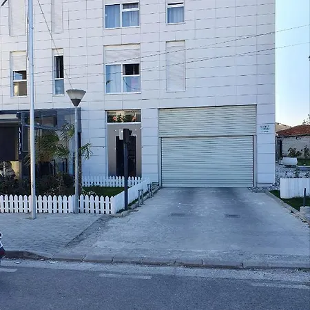 Rovena's - Free Parking Apartman *