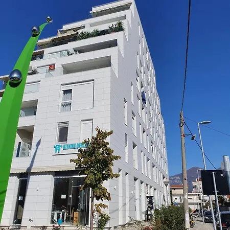 Rovena's - Free Parking Apartman