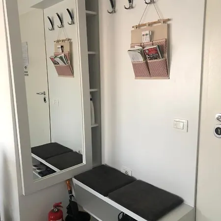 Rovena's - Free Parking Apartman