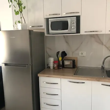 Apartment Rovena's - Free Parking Tirana