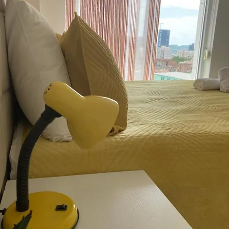 Rovena's - Free Parking Apartman Tirana
