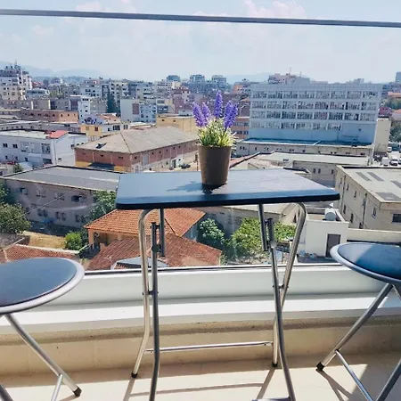 Rovena's - Free Parking Apartment *